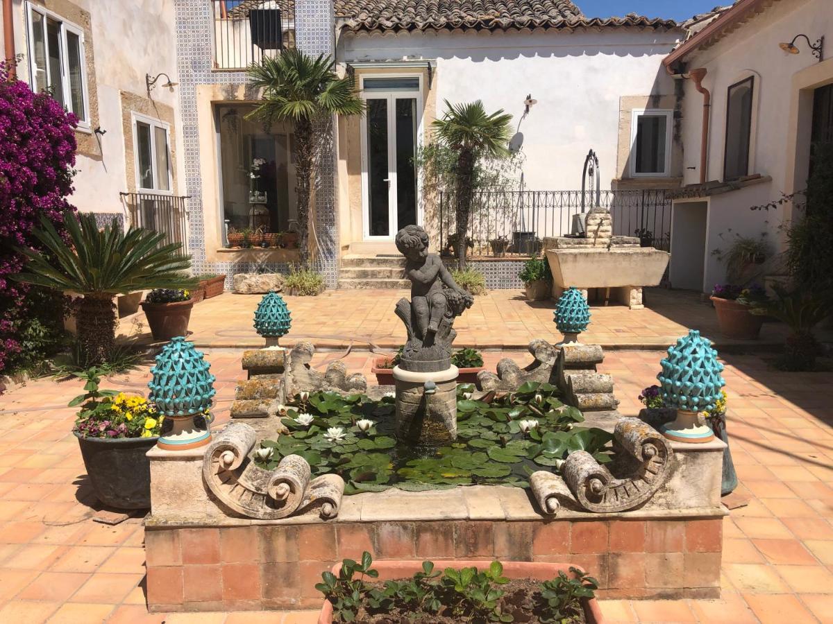 Bed and Breakfast Casale Rocca Fiorita Acate Екстер'єр фото